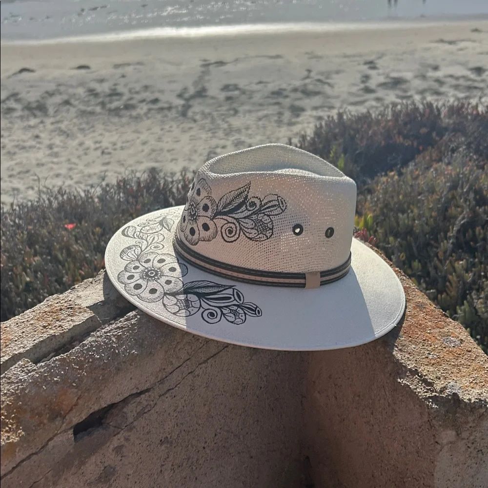 Woman’s Mexican hat - Picture 2 of 7